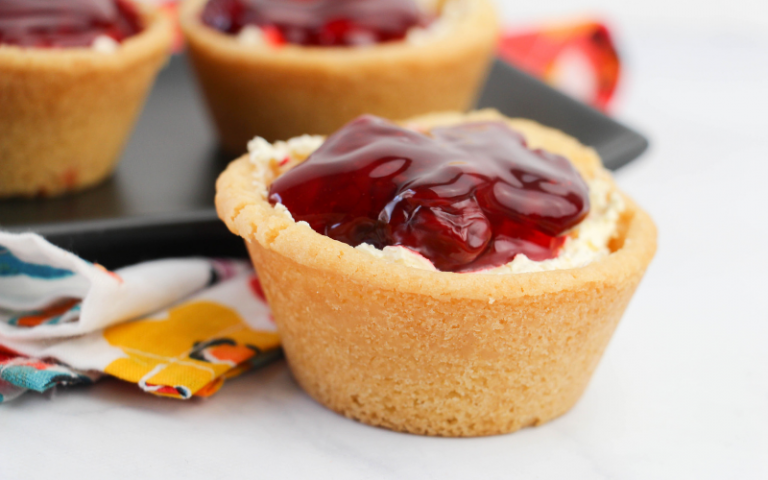 Easy Cherry Cheesecake Cups